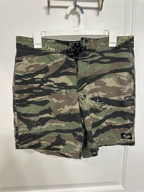 Off The Hook board shorts